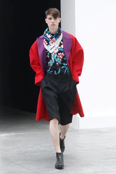 Look 7